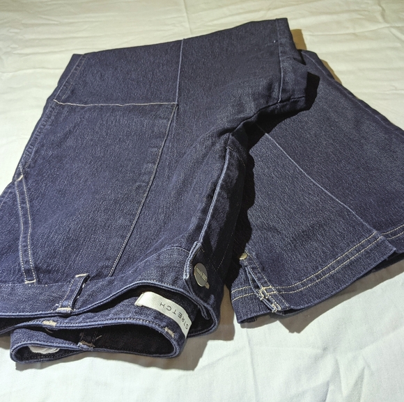Evan Picone Dark Wash Jeans - Picture 1 of 4